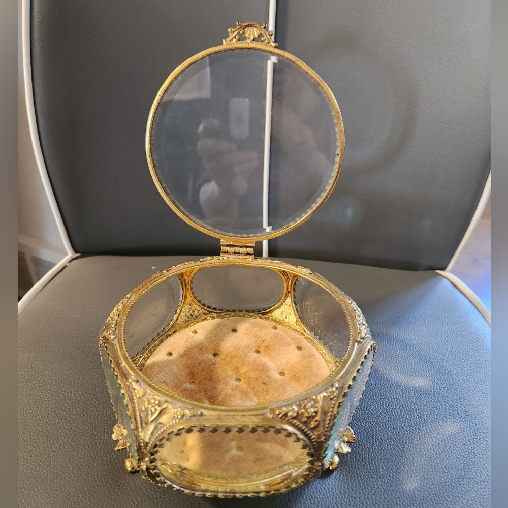 VINTAGE JEWELRY CASKET FILIGREE BEVELED GLASS ORMOLU TRINKET BOX